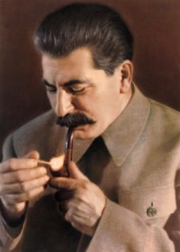 Сталин курит трубку
